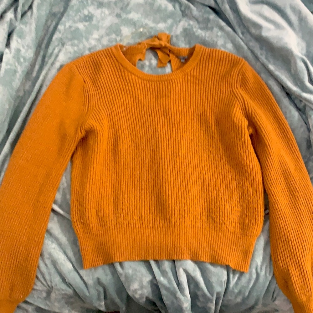 Gorgeous dark yellow/orange sweater